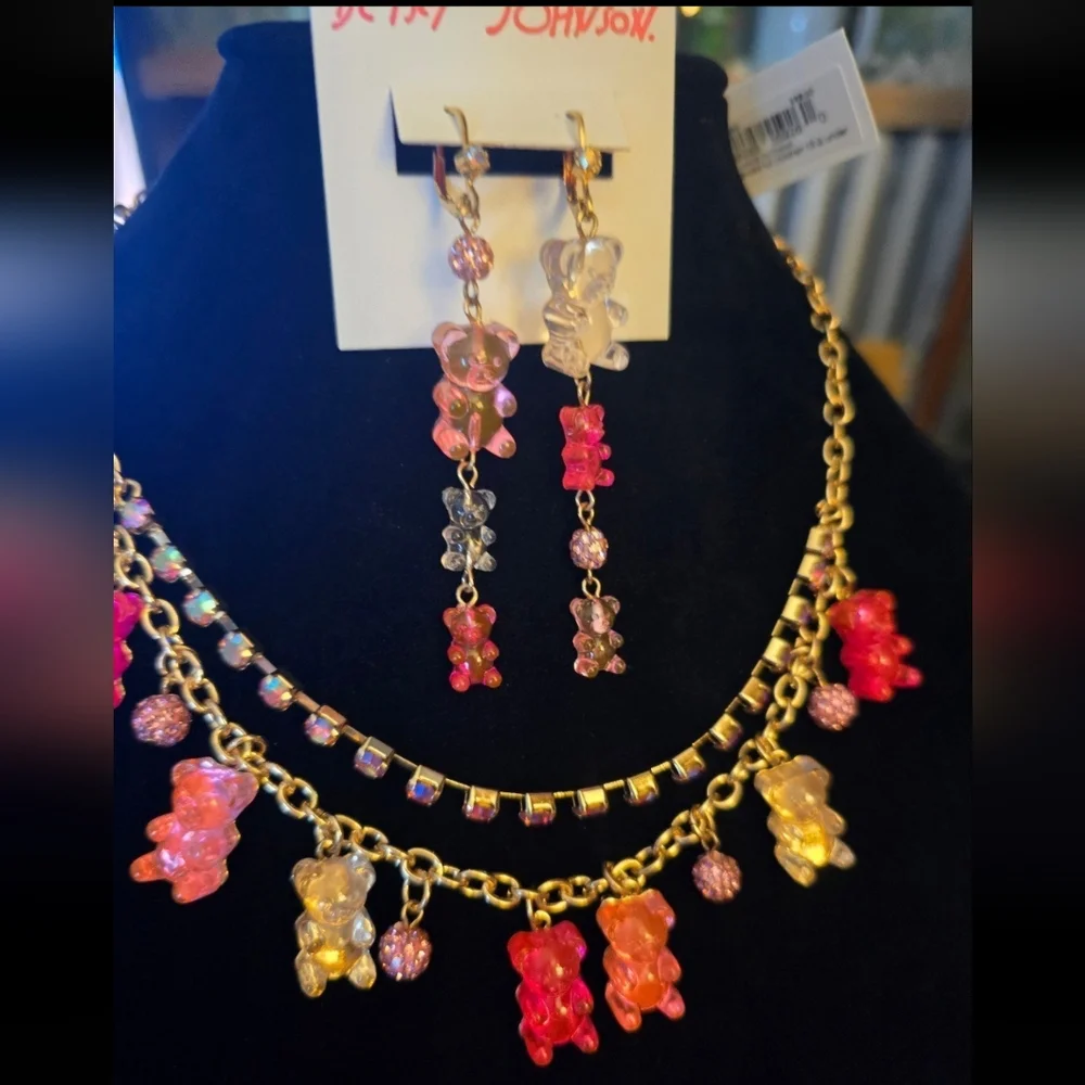Betsey Johnson Pink Gummy Bear Necklace and earring set! NWT! - Picture 3 of 12